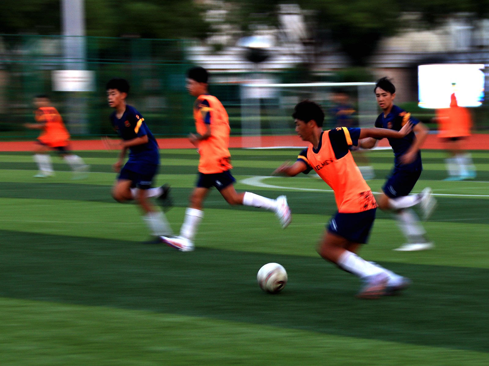 1249辛兆翌 《角逐》.jpg